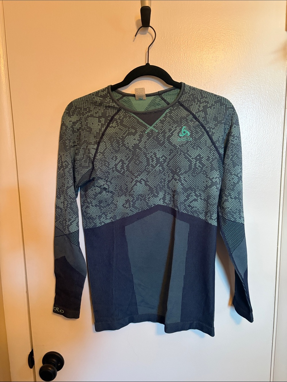 ODLO Women's Long Sleeve Seamless Performance Top in Teal and Black